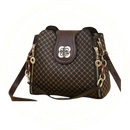 Bolsa feminina Kaeryn Zéllora® em couro sintético marrom escuro, com estampa geométrica e alça transversal dourada. Estilo bucket moderno e elegante para o dia a dia.

