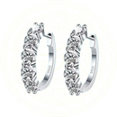 Brinco de argola feminino Lunara da Zéllora® em prata esterlina 925 com banho de ouro branco e cinco moissanites D Color VVS1 de 3mm, estilo joia de luxo.