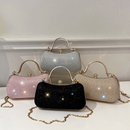 Bolsa de Mão Feminina com Corrente Dourada – Nyxelle Zéllora®