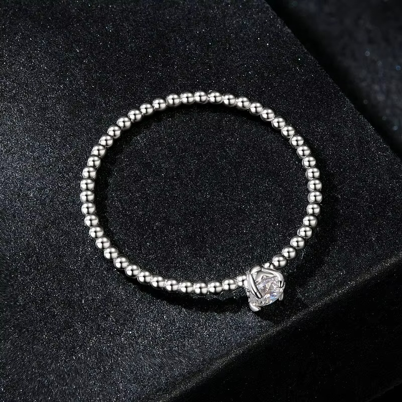 Anel Anuket em Prata Esterlina 925 e Moissanite Zéllora®
