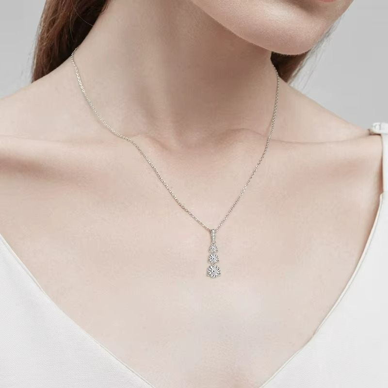 Colar em Prata 925 Esterlina Banhada a Ouro com Moissanites – Éclat Trinité Zéllora®