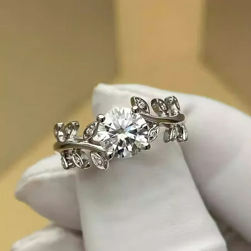 Anel Sylphide em Prata Esterlina 925 e Moissanite Zéllora®
