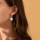 Brinco de Argola em Prata 925 Esterlina com Zircônias – Lysia Zéllora®