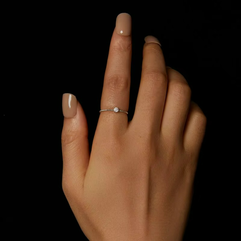 Anel Anuket em Prata Esterlina 925 e Moissanite Zéllora®