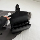 Bolsa Tiracolo Feminina Textura Croco Preta – Noctelle Zéllora®