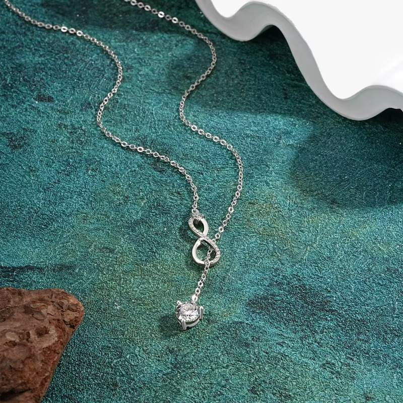 Colar Infinity em Prata Esterlina 925 e Moissanite Zéllora® Banho de Ouro Opcional