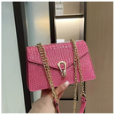 Bolsa Tiracolo Feminina Textura Croco com Corrente Dourada – Caelys Zéllora®
