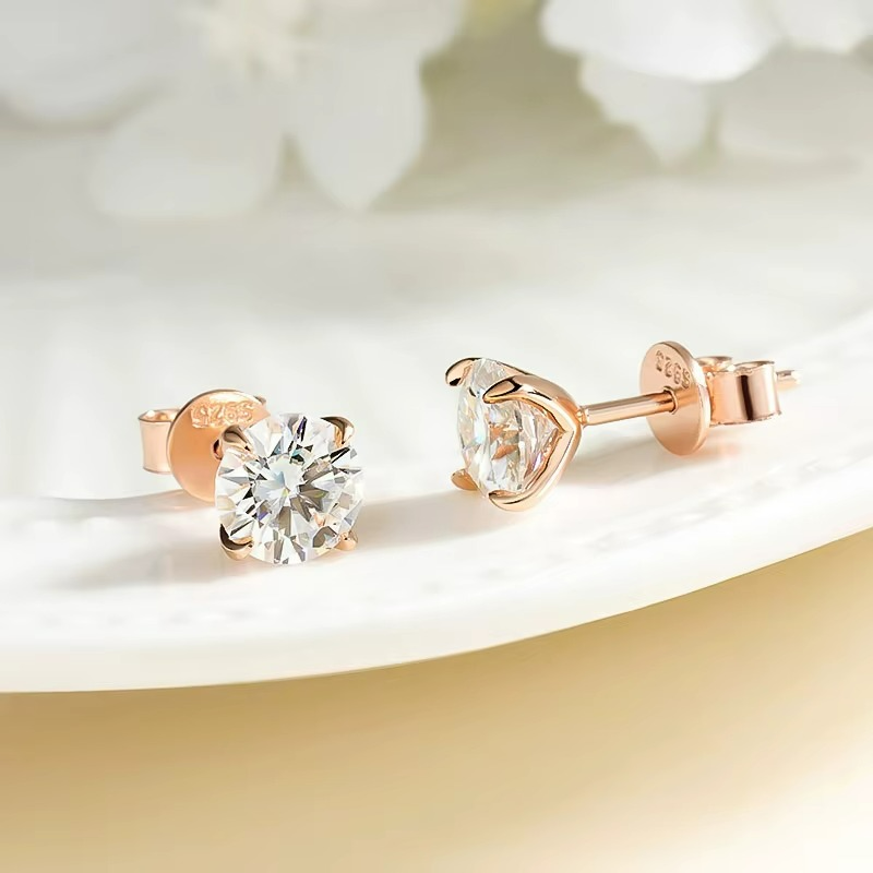 Brinco em Prata 925 Esterlina Banhada a Ouro com Moissanite – Auralis Zéllora®