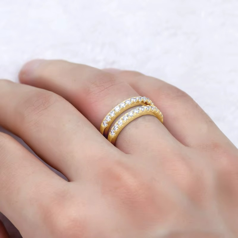 Anel Sethi em Prata Esterlina 925 e Moissanites Zéllora® Banho de Ouro Opcional