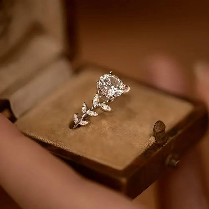 Anel Sylphide em Prata Esterlina 925 e Moissanite Zéllora®